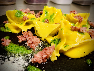 Tortelli al Baccalà Mantecato, Salsa al Prezzemolo e Cotechino sbriciolato